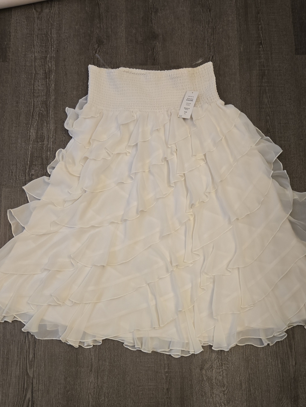 S. LEVINE  White Ruffle Circle Skirt
